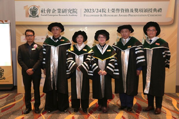 Part of Elite Leaders who won the Fellowship and Honorary Awards: (from left) Mr Angelo Valenton, Mr Simon Ma , Ms Penny Low , Professor Gillian Choa, Dr. Eugene Chan and Mr Andrew Wong.